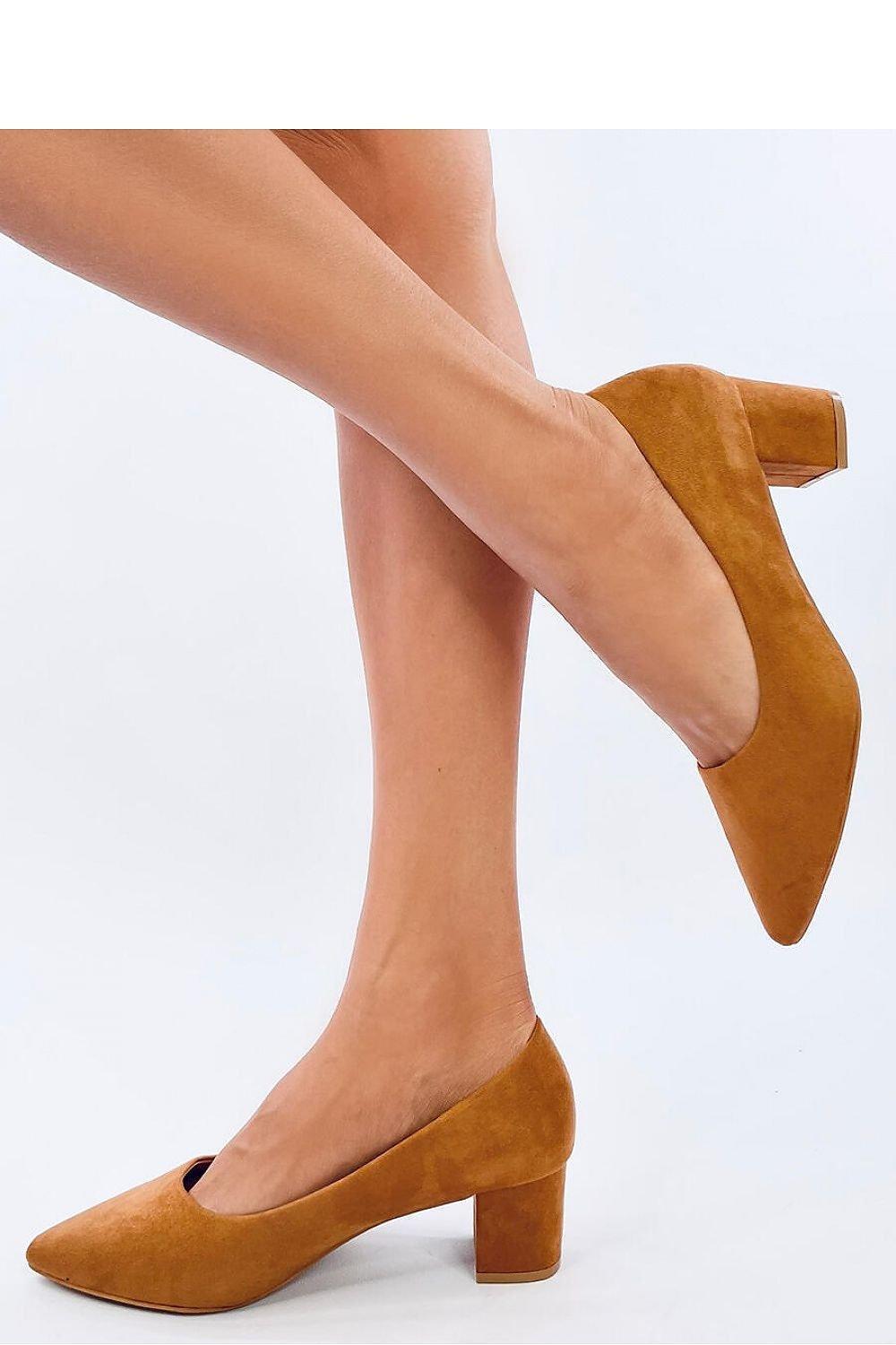 Block heel pumps