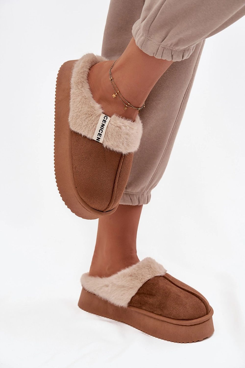 Slippers model 220538 Step in style