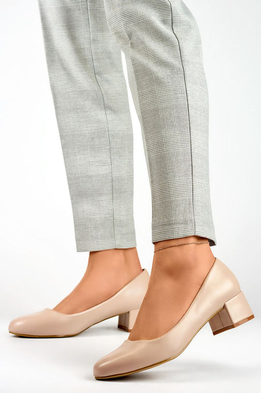 Block heel pumps