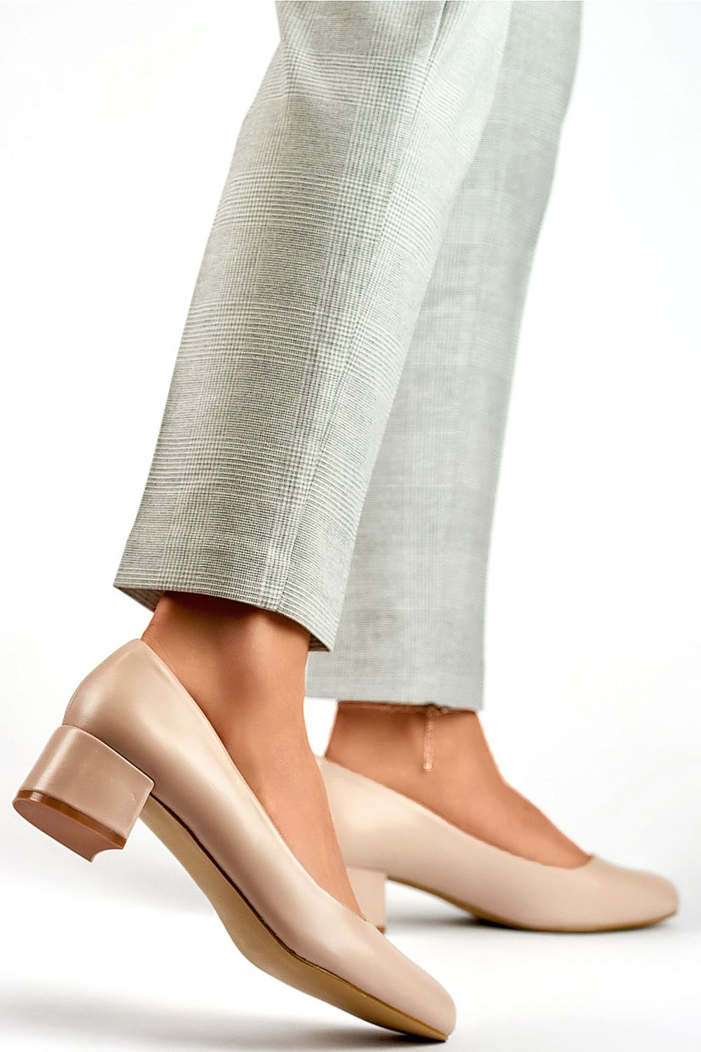 Block heel pumps