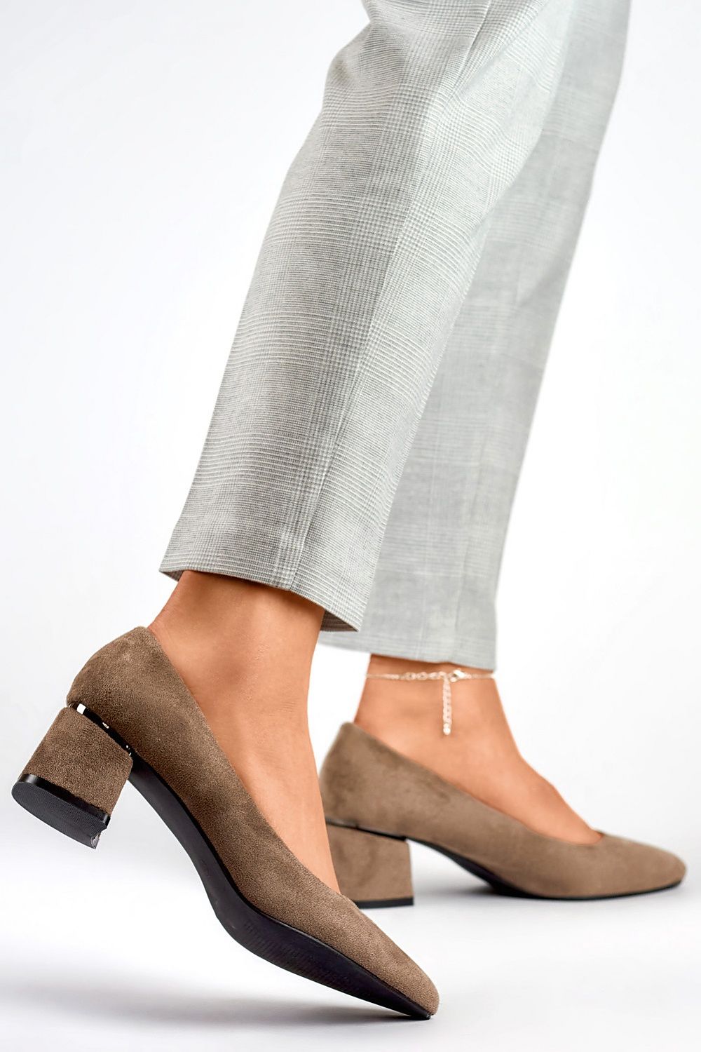Block heel pumps